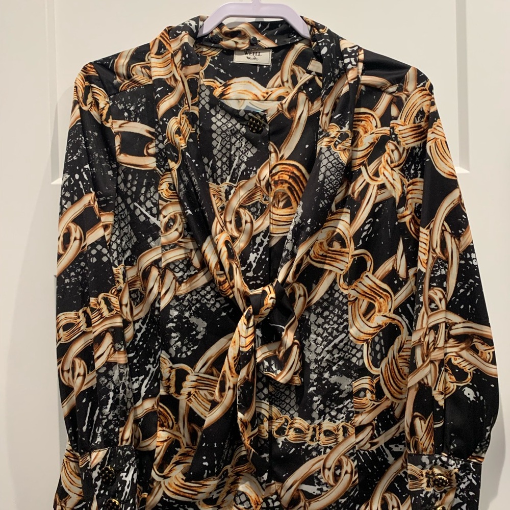 Weill Elegant Chain Print Blouse in Black and Gold